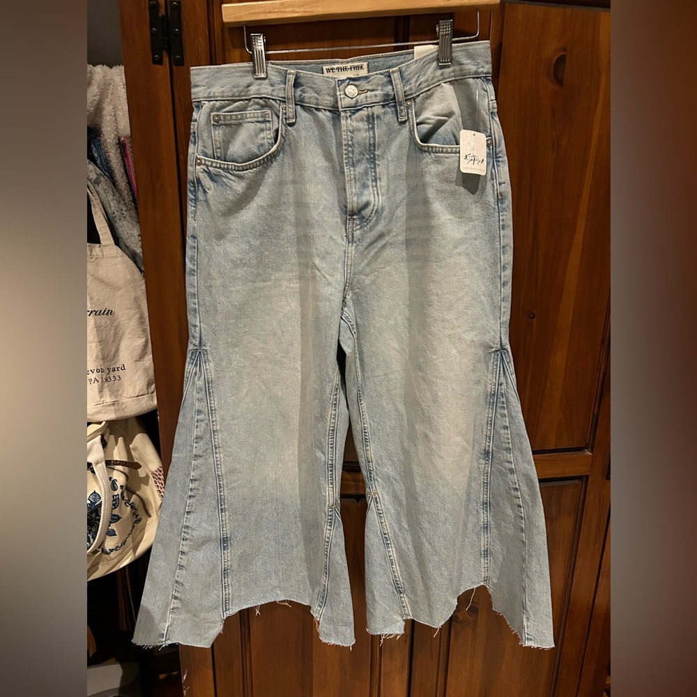FREE PEOPLE WE THE FREE Ripple Wide Leg Crop Jeans NWT 29L LONG - Picture 3 of 14